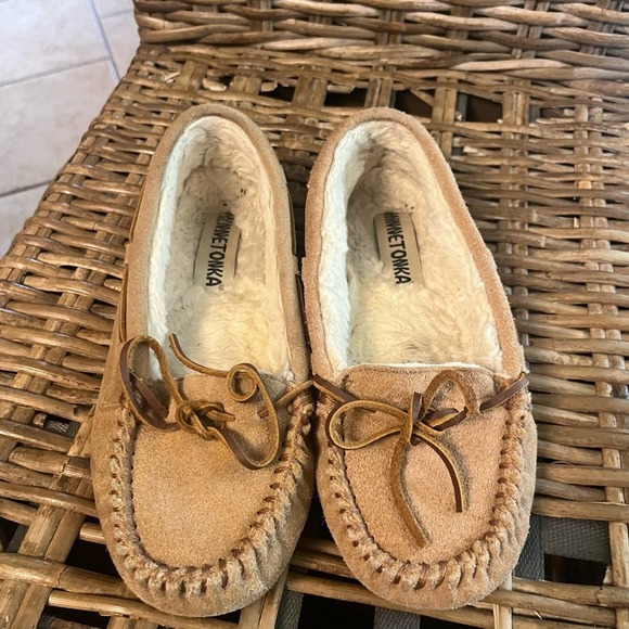 Minnetonka women’s suede fur lined Cally Cinnamon Moccasins size 7M - Picture 2 of 6